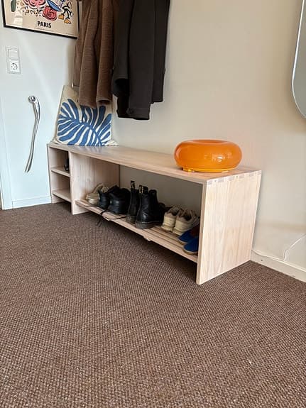 Sittbänk med skoförvaring