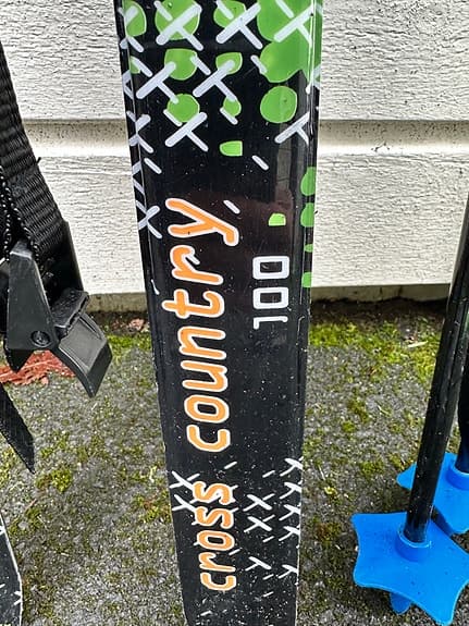 Längdskidor 100 cm med stavar