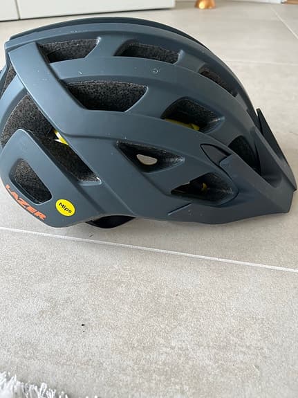Lazer cykelhjälm MIPS grå