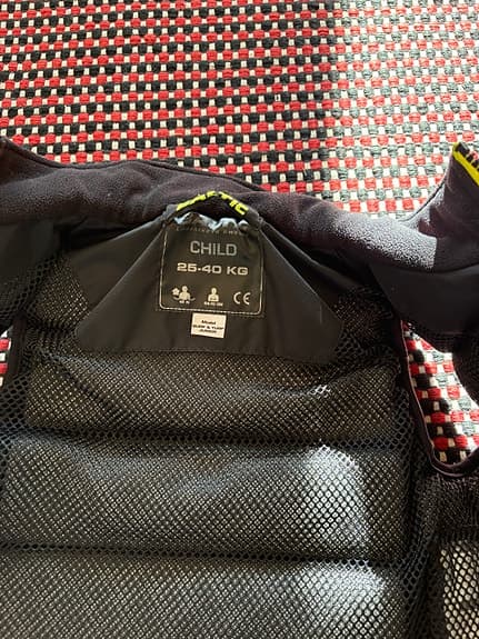 Baltic flytväst Surf n Turf Junior 25-40 kg