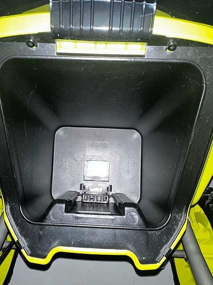 Ryobi Snöslunga 36V med 3 Batterier och två laddare.