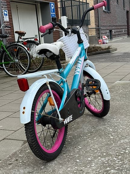 Barncykel säljes – mycket fint skick