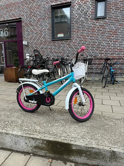 Barncykel säljes – mycket fint skick