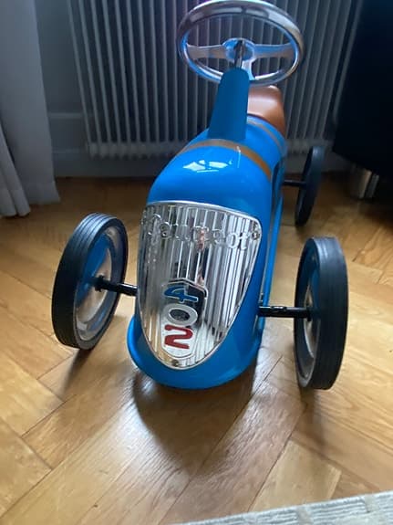 Unik utgåva av Baghera leksaksbilar