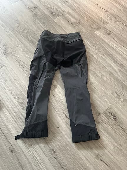 Haglöfs friluftsbyxor grå/svart storlek men 48 short