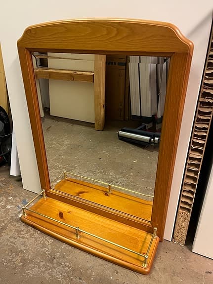 IKEA spegel med trähylla