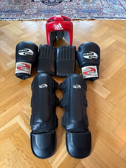 Kampsportsutrustning storlek S-M