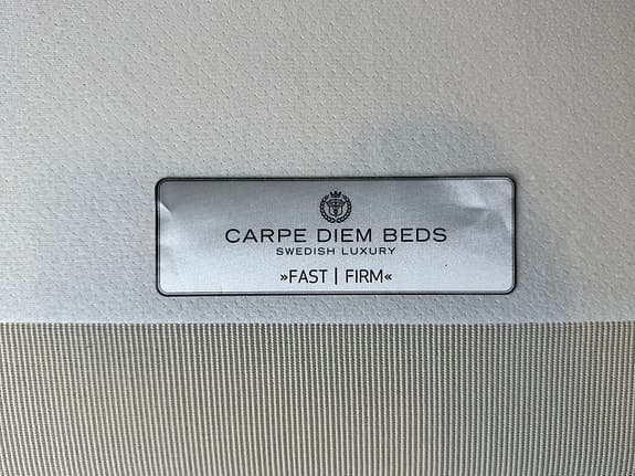 Carpe Diem kontinentalsäng 180cm fast Kornö