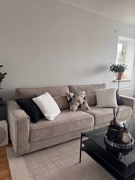 Mio Hudson 4-sits soffa – Perfect Harmony Greige – nyskick