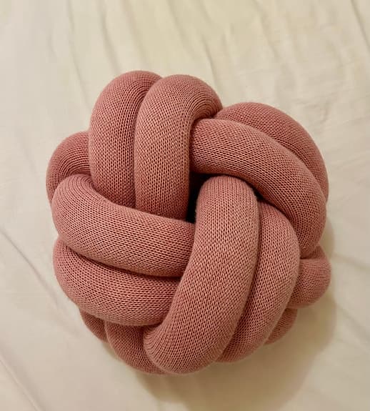 Knot Cushion från Design House Stockholm