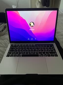 Apple MacBook Pro 13 tum  - Touchbar