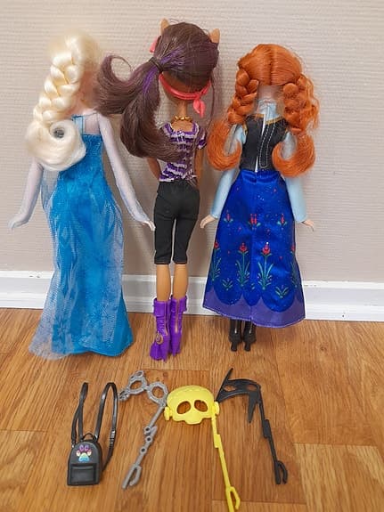 Dockor Elsa Anna Monster High med tillbehör