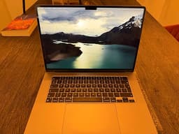 MacBook Air M2 256GB 8GB 15” AC+