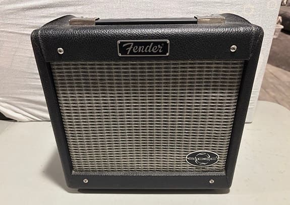 Fender G-DEC Junior – Övningsförstärkare med effekter och backing tracks