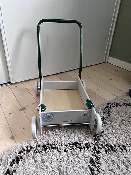 Micki gåvagn trä grön/vit