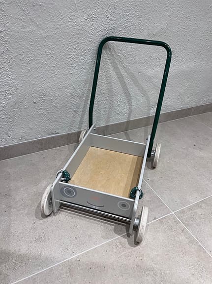 Micki gåvagn trä grön/vit