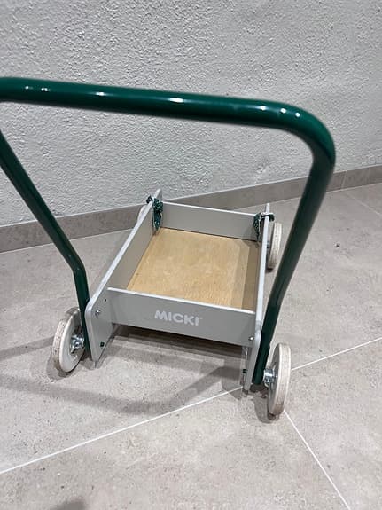 Micki gåvagn trä grön/vit