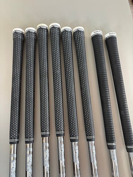 Cobra King SZ järnklubbor golfset med Recoil ESX skaft, lite flex.