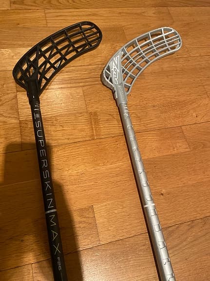 Unihoc Superskin Max innebandyklubbor svart och silver