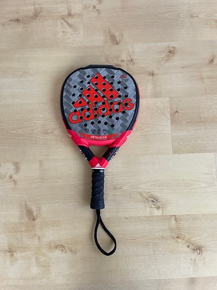 Adidas Metalbone padelracket