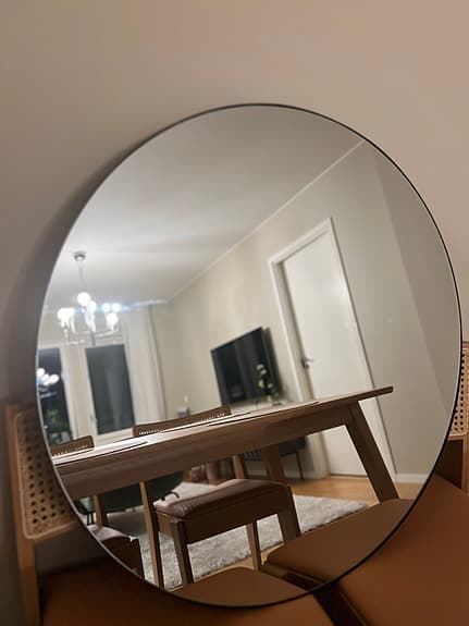 Rund spegel med svart ram 80 cm i diameter