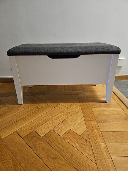 Förvaringsbänk vit med grå sits