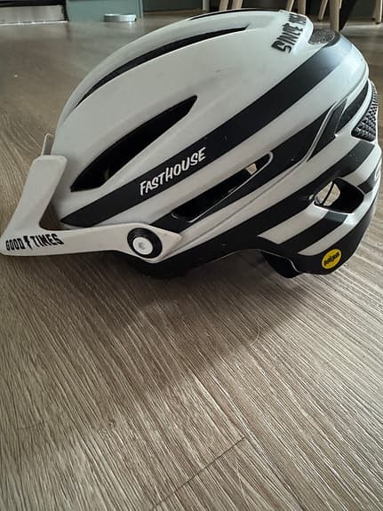 Bell Sixer Fasthouse cykelhjälm vit svart MIPS i storlek S