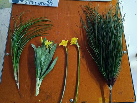 Plastblommor i stora mängder!