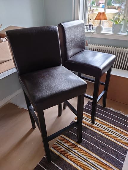 Två barstolar i mycket fint skick