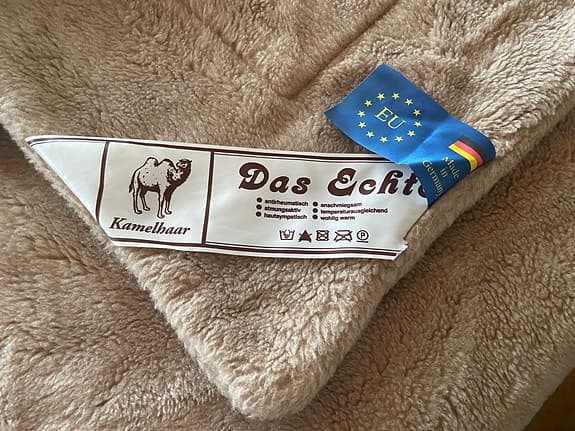 Bäddset i kamelull kudde, täcke och vändbar madrass