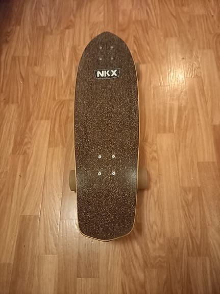 NKX surfskateboard flerfärgad undersida.