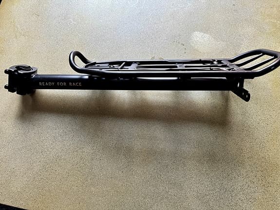 Cube sadelstolpspakethållare – passar 24–29” cyklar