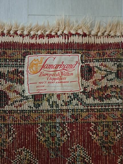 Samarkand Wiltonmatta röd mönstrad kamgarn