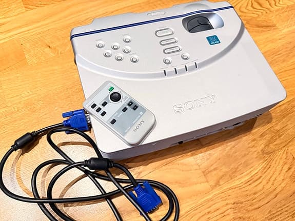 Projektor Sony ypl-cs1