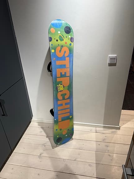 Stepchild Jib Stick snowboard med Flux-bindningar grön flerfärgad