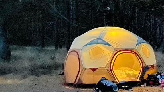 Kupoltält med ståhöjd plats för 8 personer!