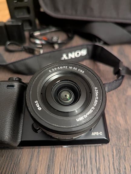 Sony A6000 digital systemkamera svart med 16–50mm objektiv