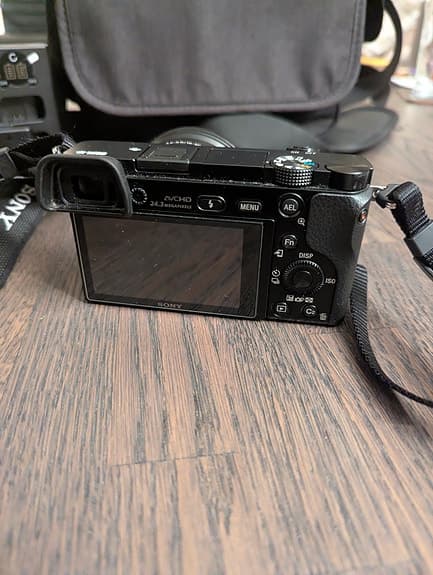 Sony A6000 digital systemkamera svart med 16–50mm objektiv