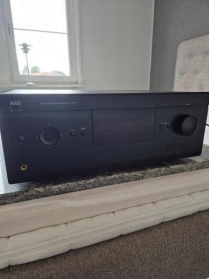 NAD T757 MDC hemmabio reciever
