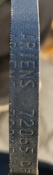 Drivremmar till olika gräsklippare samt en rem till Ariens snöslunga