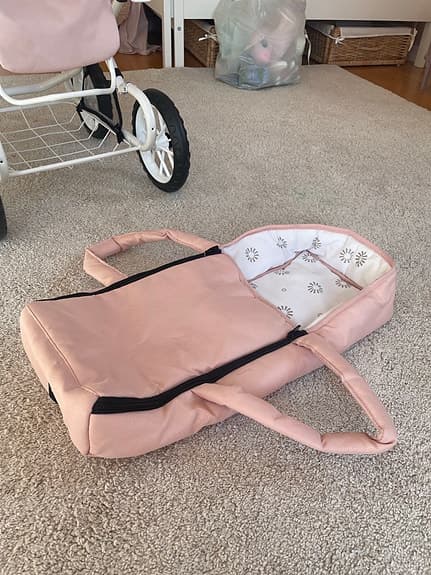 BRIO dockvagn med liggdel rosa