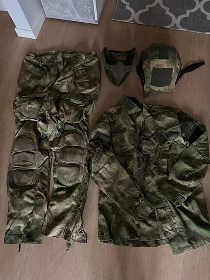 Airsoft Gun med många tillbehör