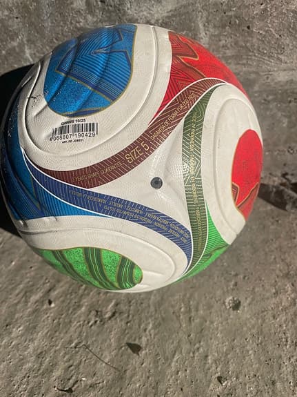 Trionda fotboll storlek 5 flerfärgad