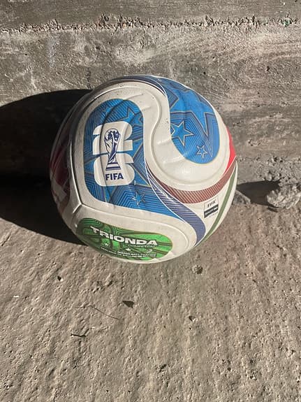 Trionda fotboll storlek 5 flerfärgad