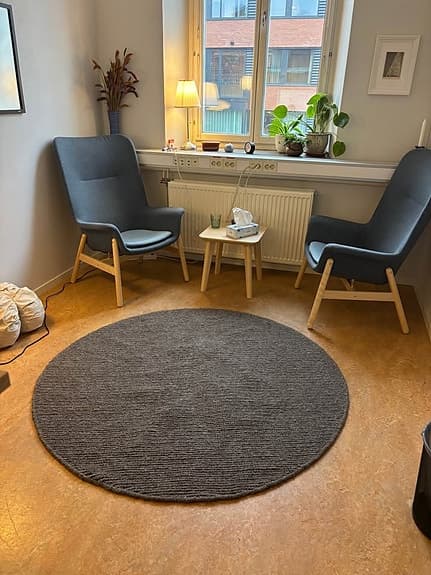 Underbar handvävd ullmatta från Dalarö i nyskick!