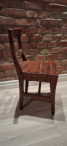 Stol vacker antik barnstol