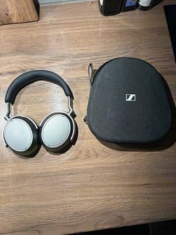 sennheiser momentum 4 