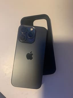 Apple iPhone 15 Pro 128 GB svart