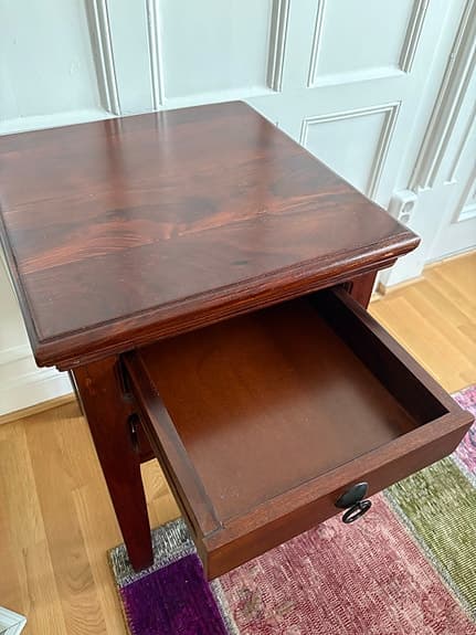 Sängbord/ litet bord