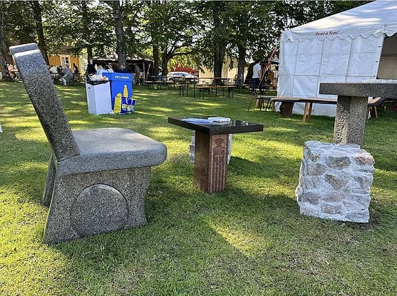 granit soffa "UNIK" signerad